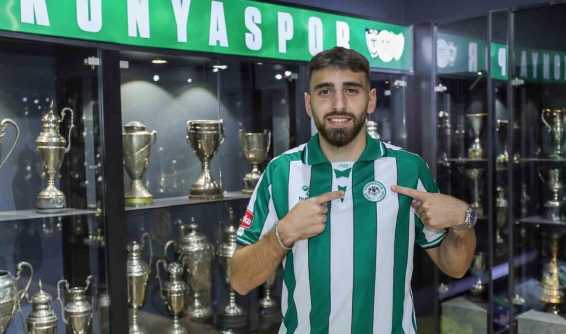 Konyaspor, Avusturya'nın Rapid Wien Kulübü'nde yetişen orta saha oyuncusu Mücahit