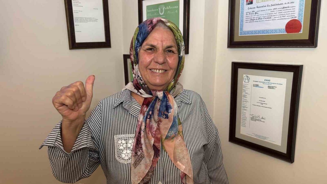 Adana'da 67 yaşındaki Cemile Yenilmez, belindeki şiddetli ağrılara rağmen korkuları