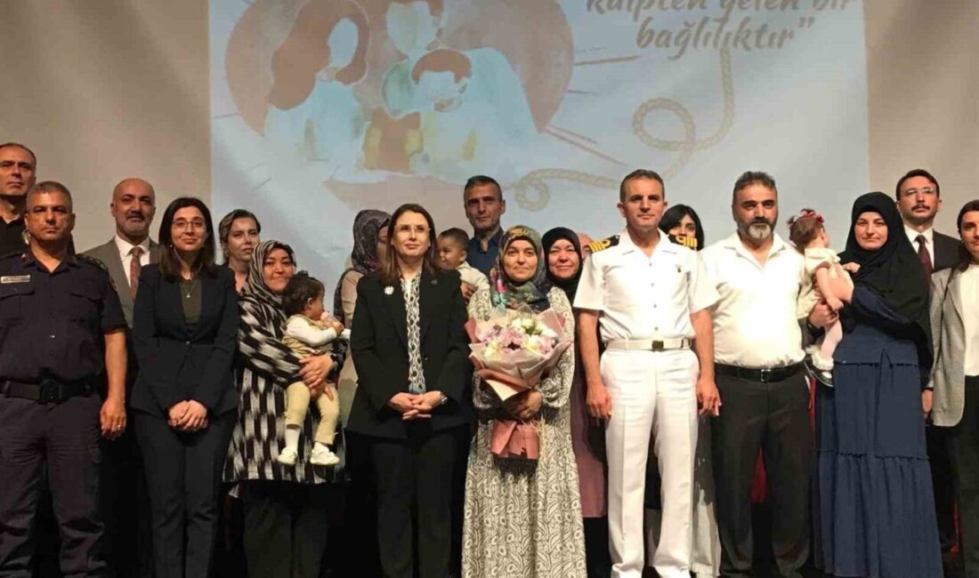 Bartın'da, 30 Temmuz Koruyucu Aile Günü'nde düzenlenen etkinlikte Vali Dr.