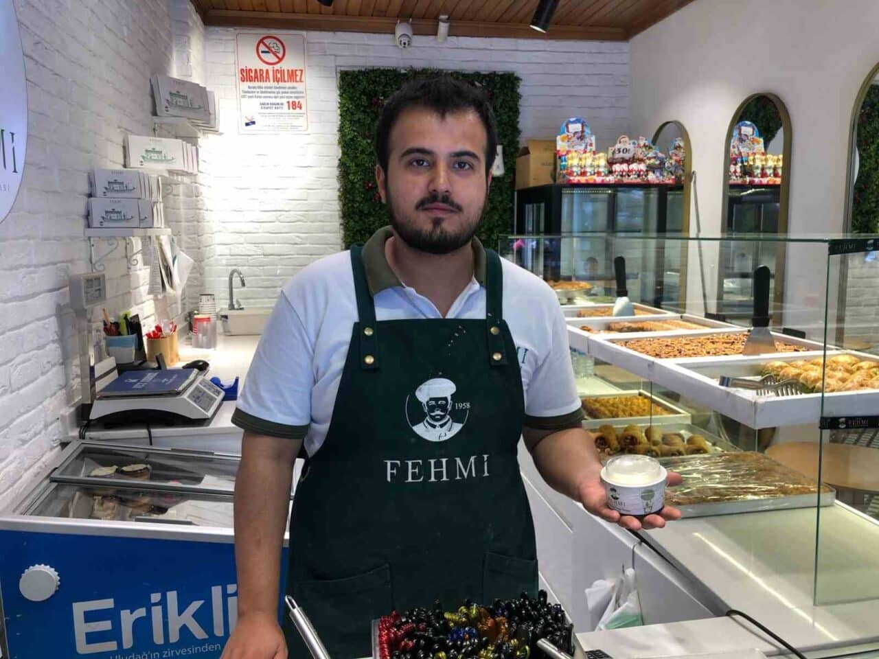 Eskişehirli vatandaşlar, yaz aylarının gelmesiyle birlikte klasik dondurmalar yerine irmik