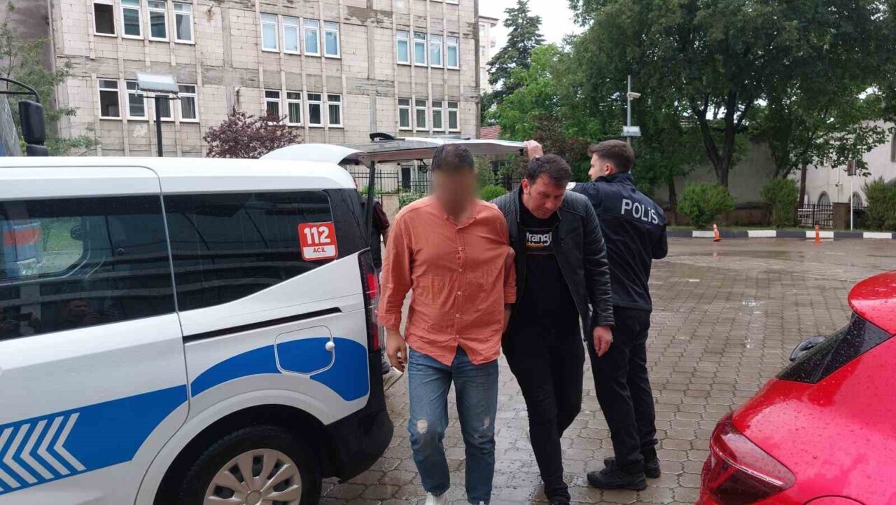 Samsun'da düzenlenen Kültür Yolu Festivali'nin son konserinde 16 yaşındaki E.E.