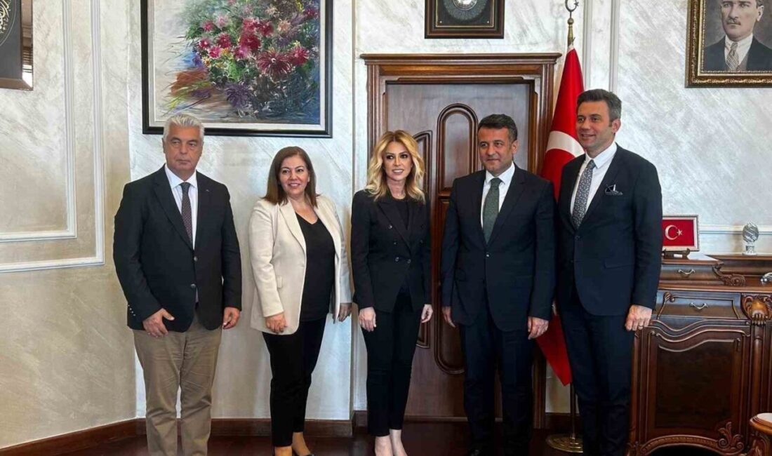 İhlas Medya Grubu'nun Türkiye’de İş Dünyası dergisinin organize ettiği zirve,