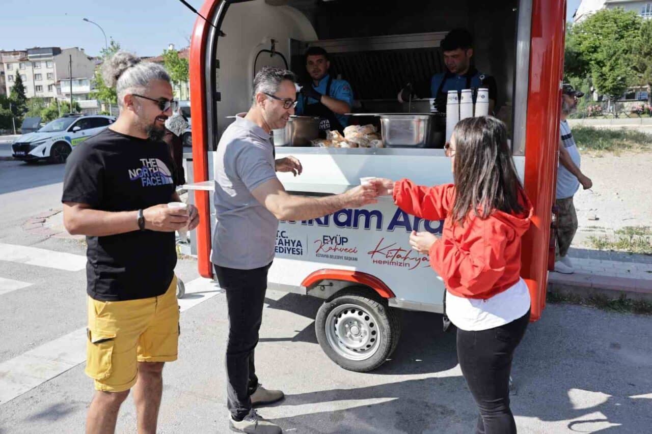 Kütahya Belediyesi, LGS sınavı öncesi öğrencilere ve ailelerine destek olmak