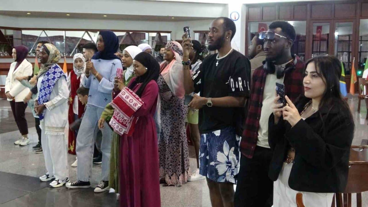 Kütahya Dumlupınar Üniversitesi, uluslararası öğrenciler için Afrikalı kültürel özelliklerin sergilendiği