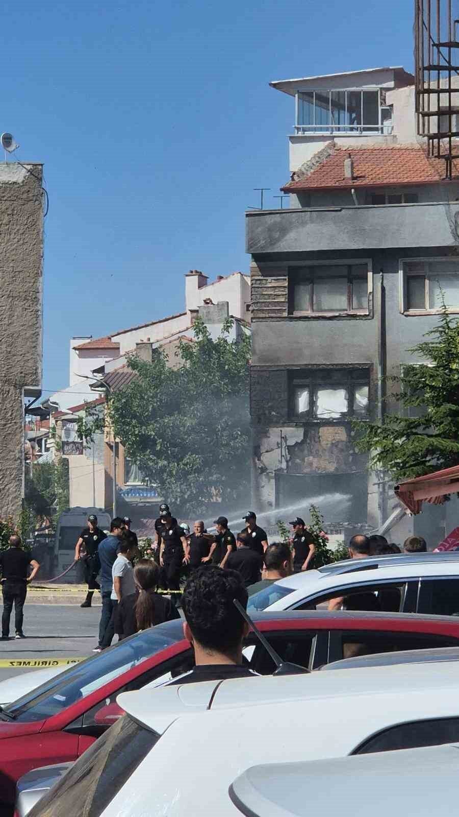 Kütahya'daki bir tüp bayisinde yaşanan patlamada 7 kişi yaralandı. Olay,