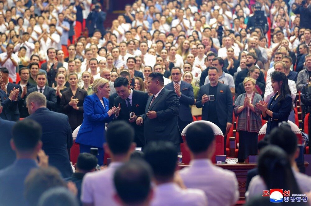Kuzey Kore lideri Kim Jong-un, Rusya Kültür Bakanı Olga Lyubimova