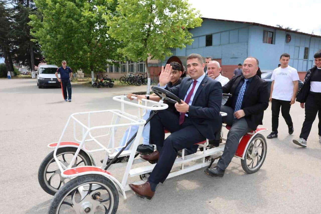 Düzce Borsa İstanbul Mesleki ve Teknik Anadolu Lisesi'nde düzenlenen bilim