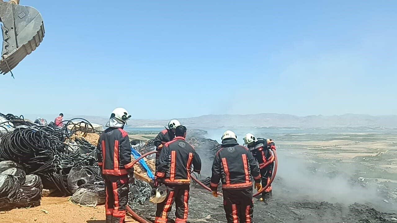 Malatya'nın Battalgazi ilçesinde bir şantiyenin depo kısmında çıkan yangın, itfaiye