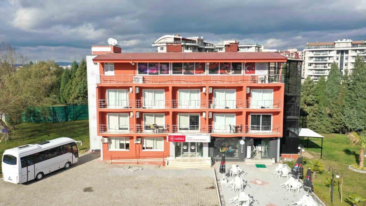 Manisa Güreş Eğitim Merkezi'ne 13 milyon 500 bin TL ek