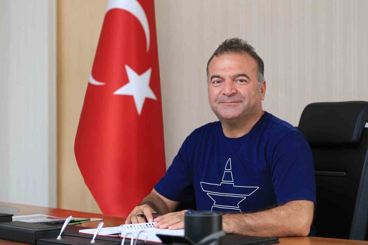 Dolphin Ajans Başkanı Nazmi Özkoyuncu, 32 yıllık deneyimiyle reklam müzikleri