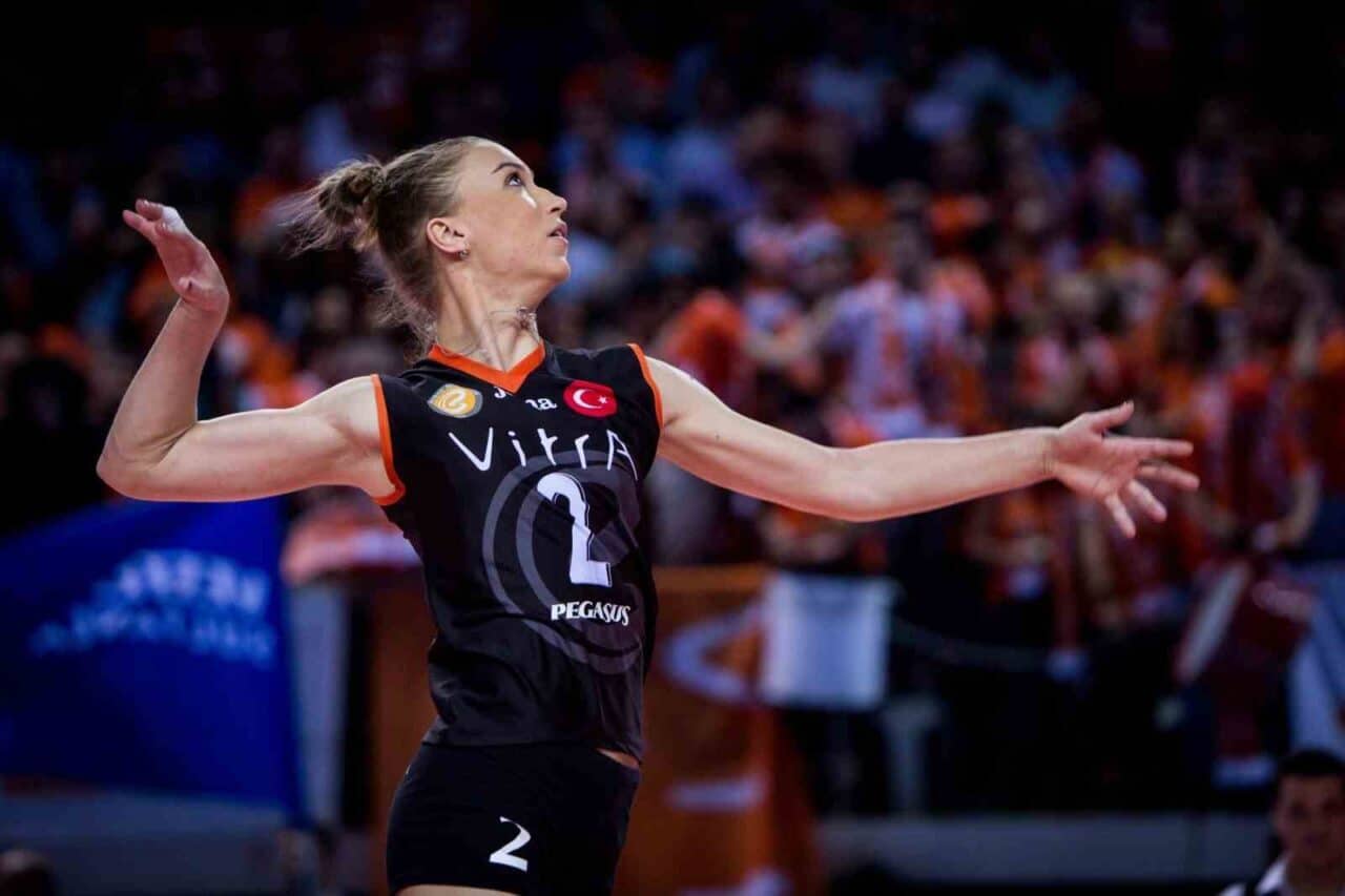 Eczacıbaşı Dynavit, Fenerbahçe'den ayrılan milli voleybolcu Meliha Diken’i 2025-2026 sezonu