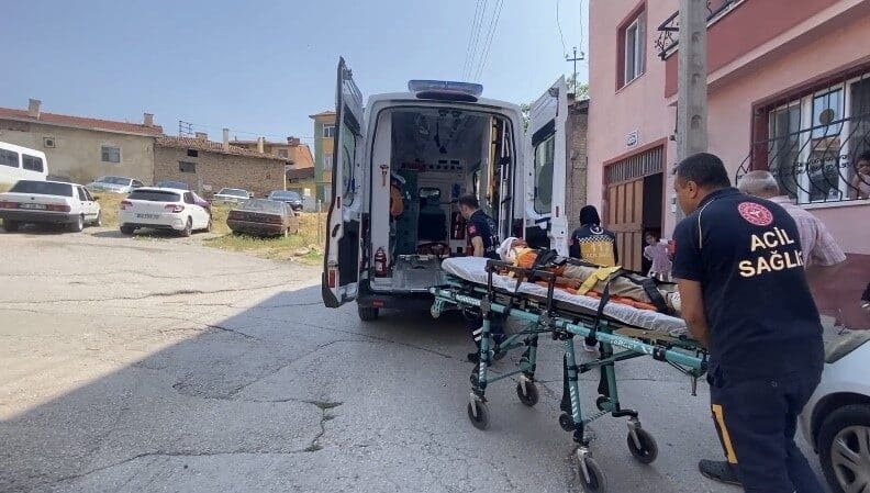 Çorum'da Kale Mahallesi'ndeki bir apartmanda yaşayan 7 yaşındaki yabancı uyruklu