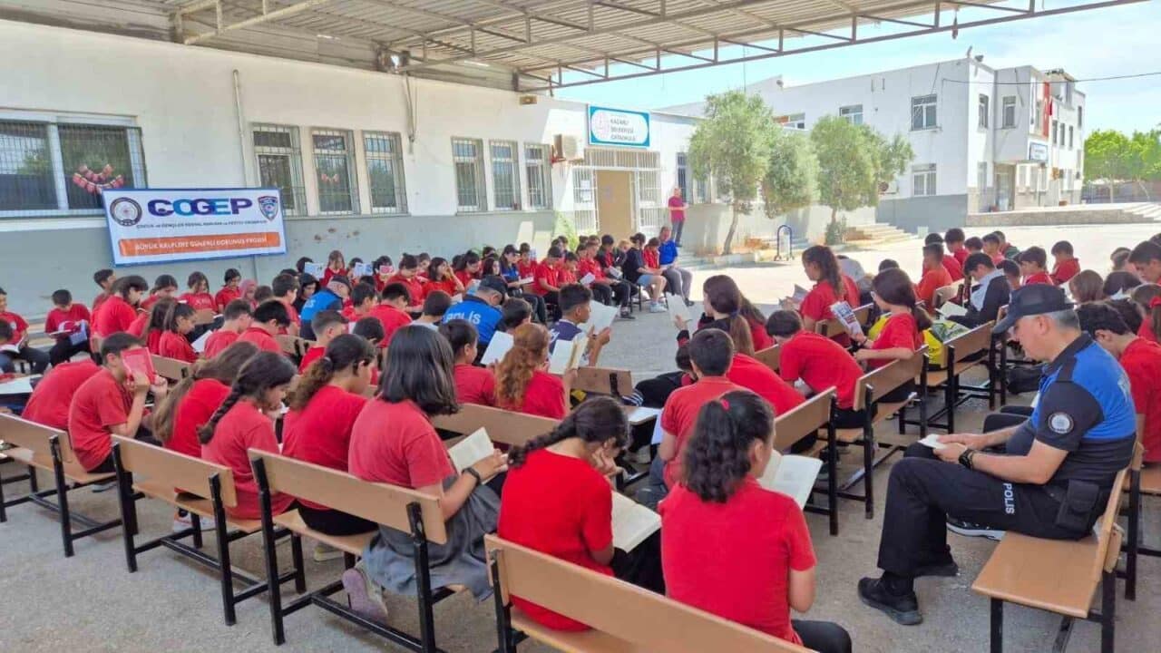 Mersin Emniyet Müdürlüğü, çocukların okuma alışkanlığını geliştirmek için Kazanlı Belediye