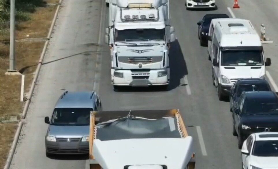 Mersin'de Otoyol Jandarması, drone ile gerçekleştirdiği trafik denetiminde 37 sürücüye