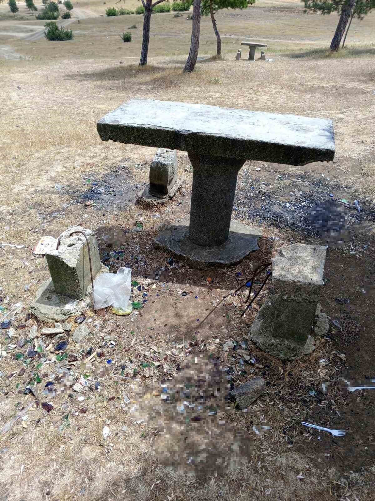 Muratlı'daki Müsellim Göleti mesire alanında kimliği belirsiz kişiler tarafından beton