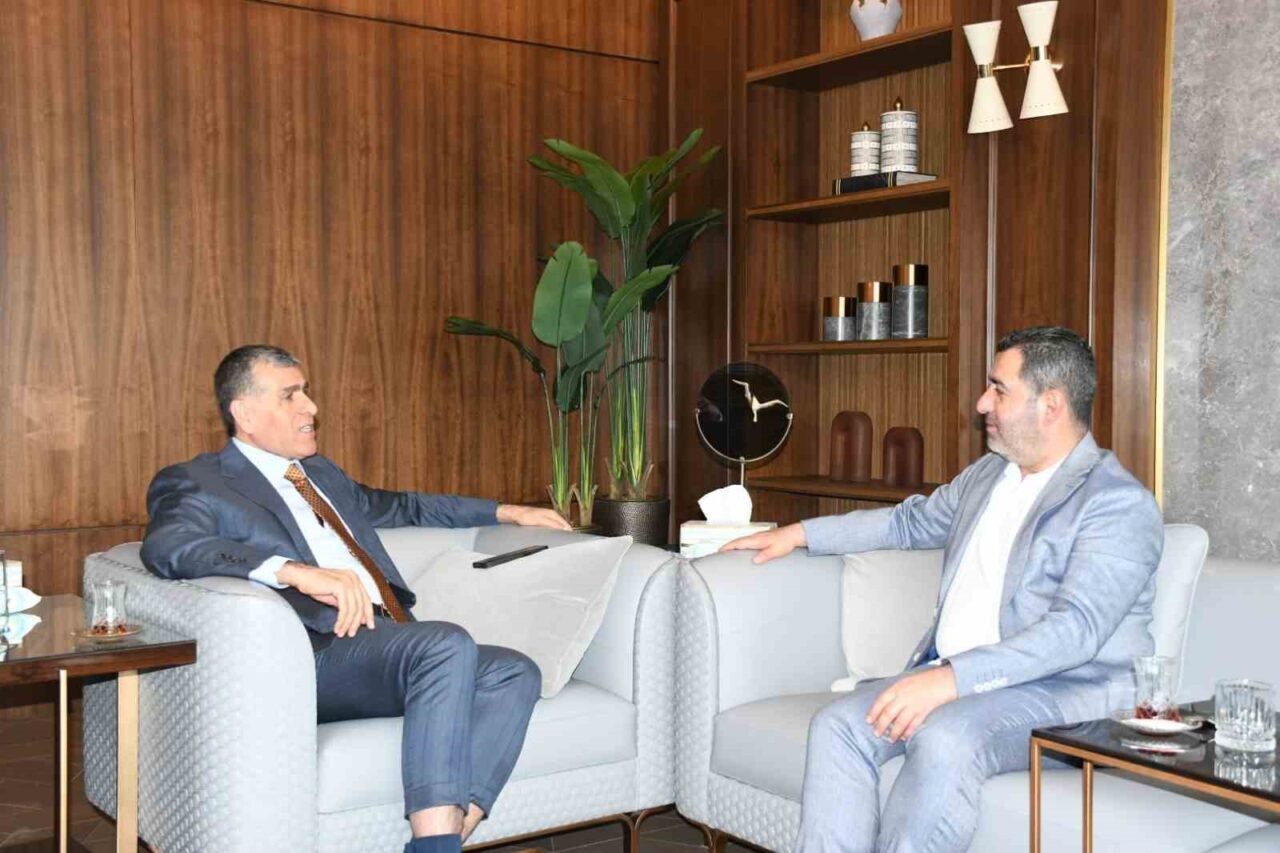AK Parti Gaziantep Milletvekili Bünyamin Bozgeyik, Gaziantep OSB'deki sanayi tesislerini