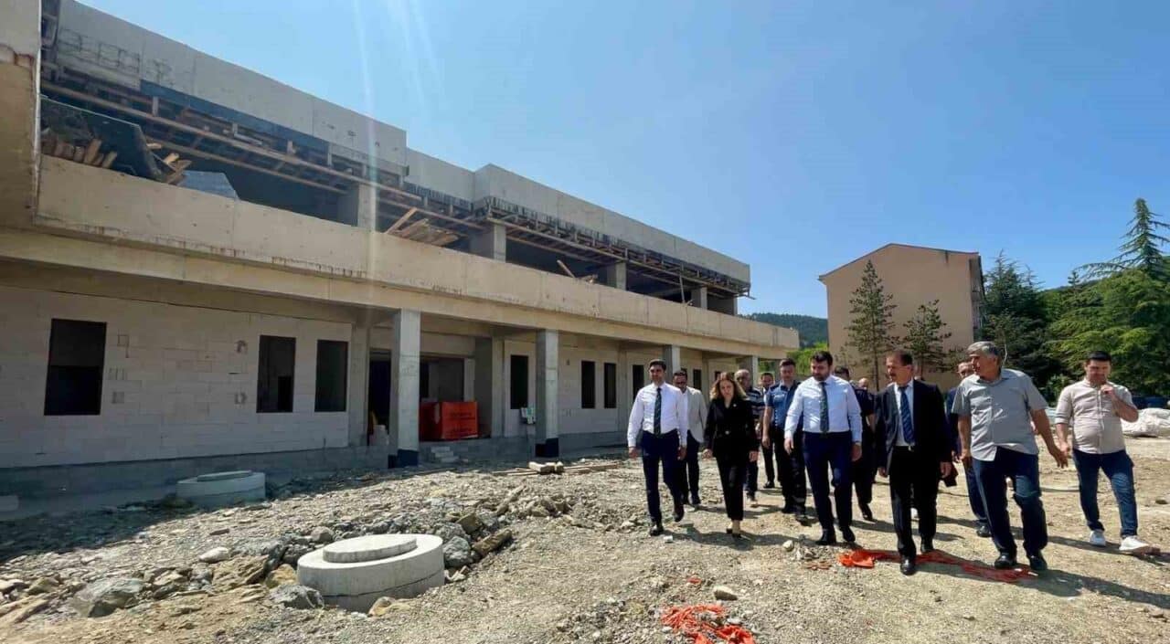 AK Parti Genel Sekreter Yardımcısı Cem Şahin, Ovacık’ta devam eden