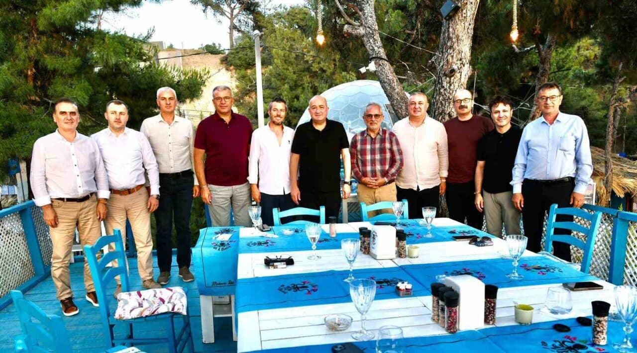 AK Parti Çanakkale Milletvekili Ayhan Gider, Geyikli’de partili belediye başkanlarıyla