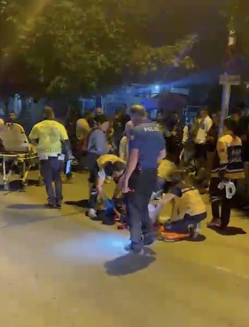 Çorum'da, E.Ç. (17) yönetimindeki motosiklet, yaya geçidinde S.Ö. (4), E.B.C.
