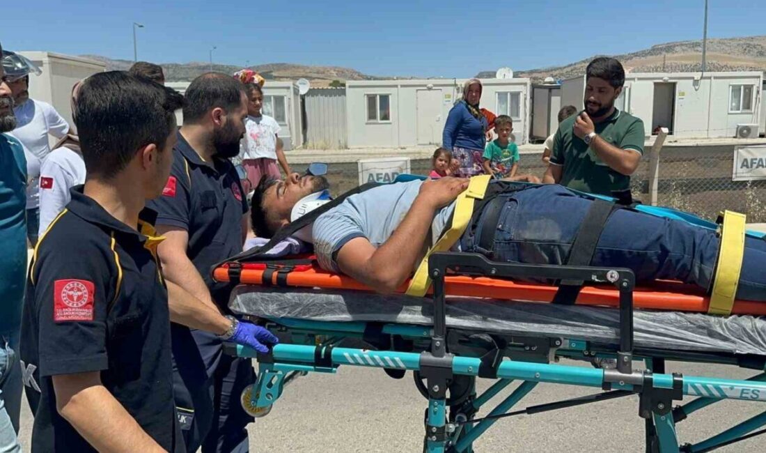 Adıyaman'da direksiyon hakimiyetini kaybeden Mahmut Gazi A. yönetimindeki motosiklet devrildi.