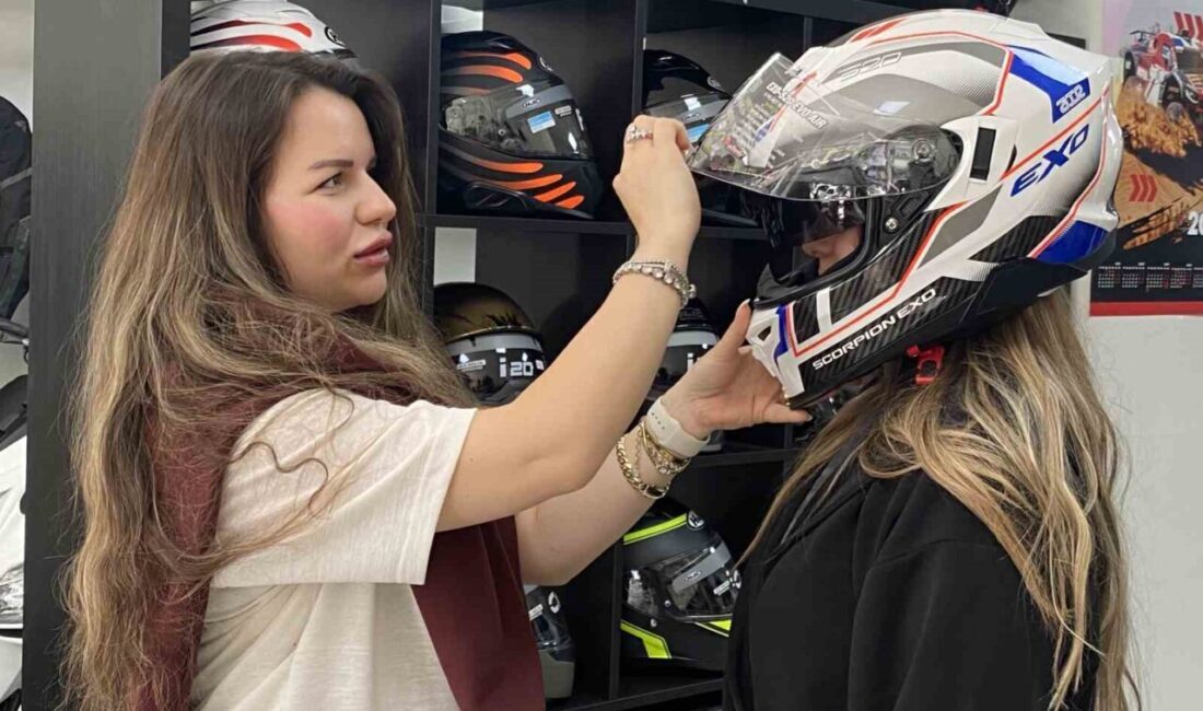 Eskişehir'de motosiklet ekipmanı satıcısı Asena Özmert Baloğlu ve eğitmeni Halil