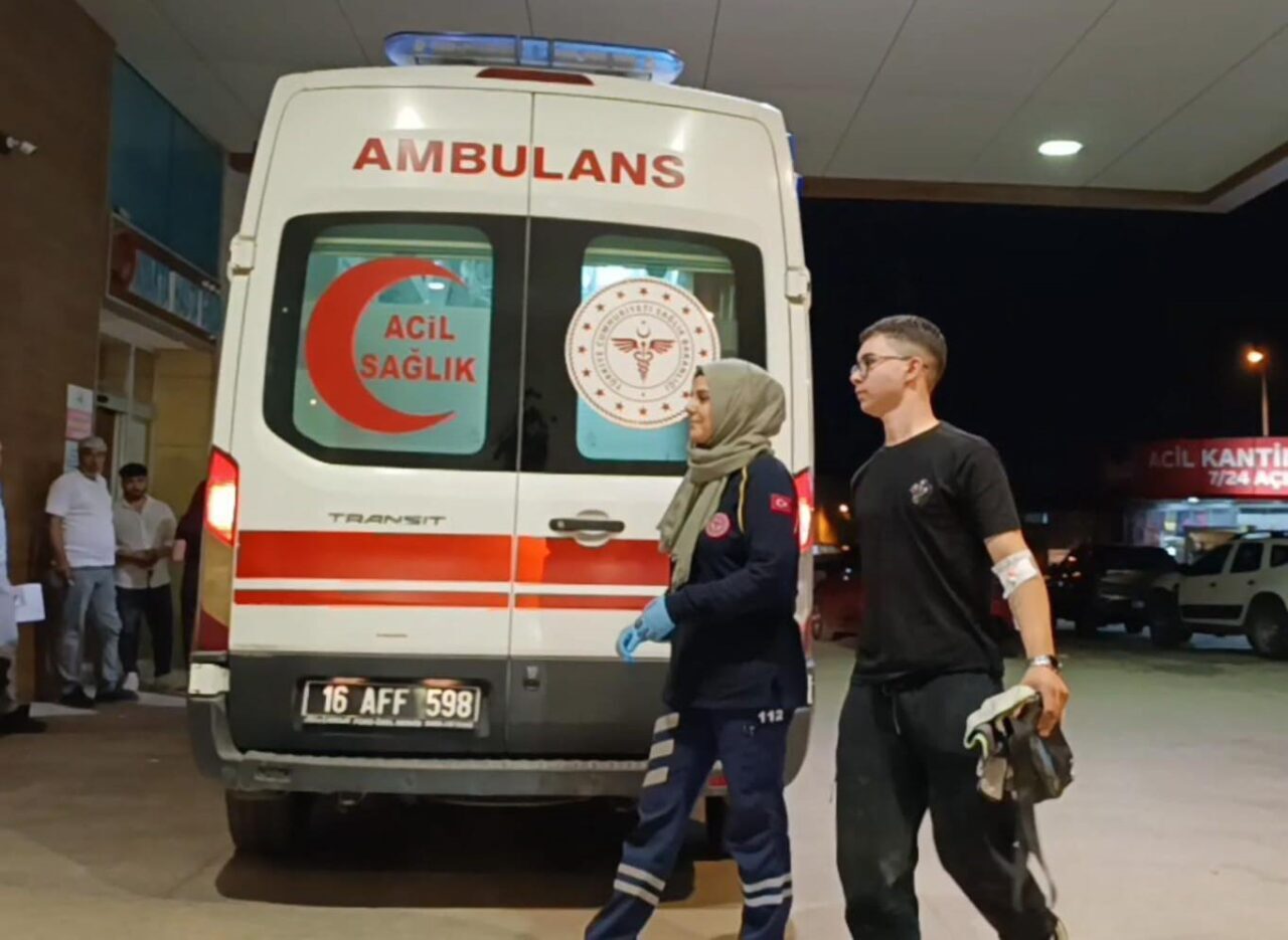 Bursa'nın İnegöl ilçesinde 17 yaşındaki Yağız S.'nin kullandığı motosiklet devrilerek,