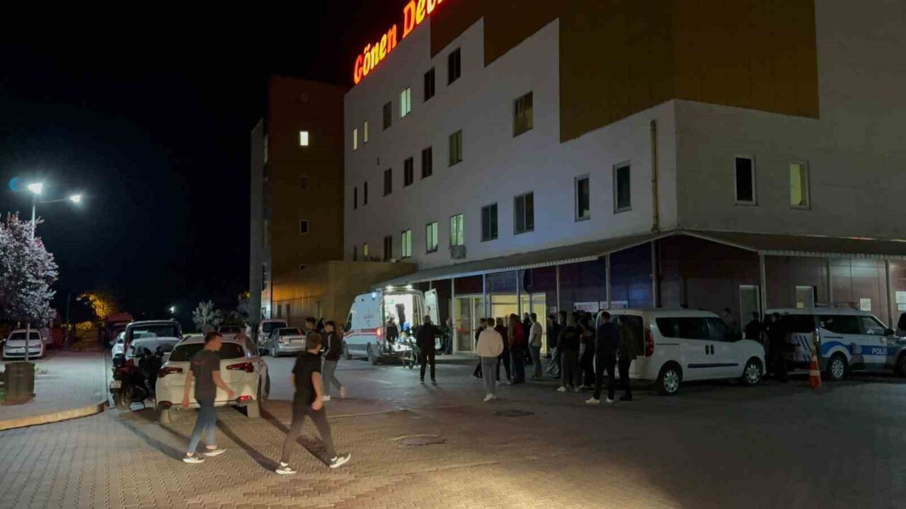 Balıkesir'in Gönen ilçesinde motosiklet kazasında 16 yaşındaki A.B. hayatını kaybederken,
