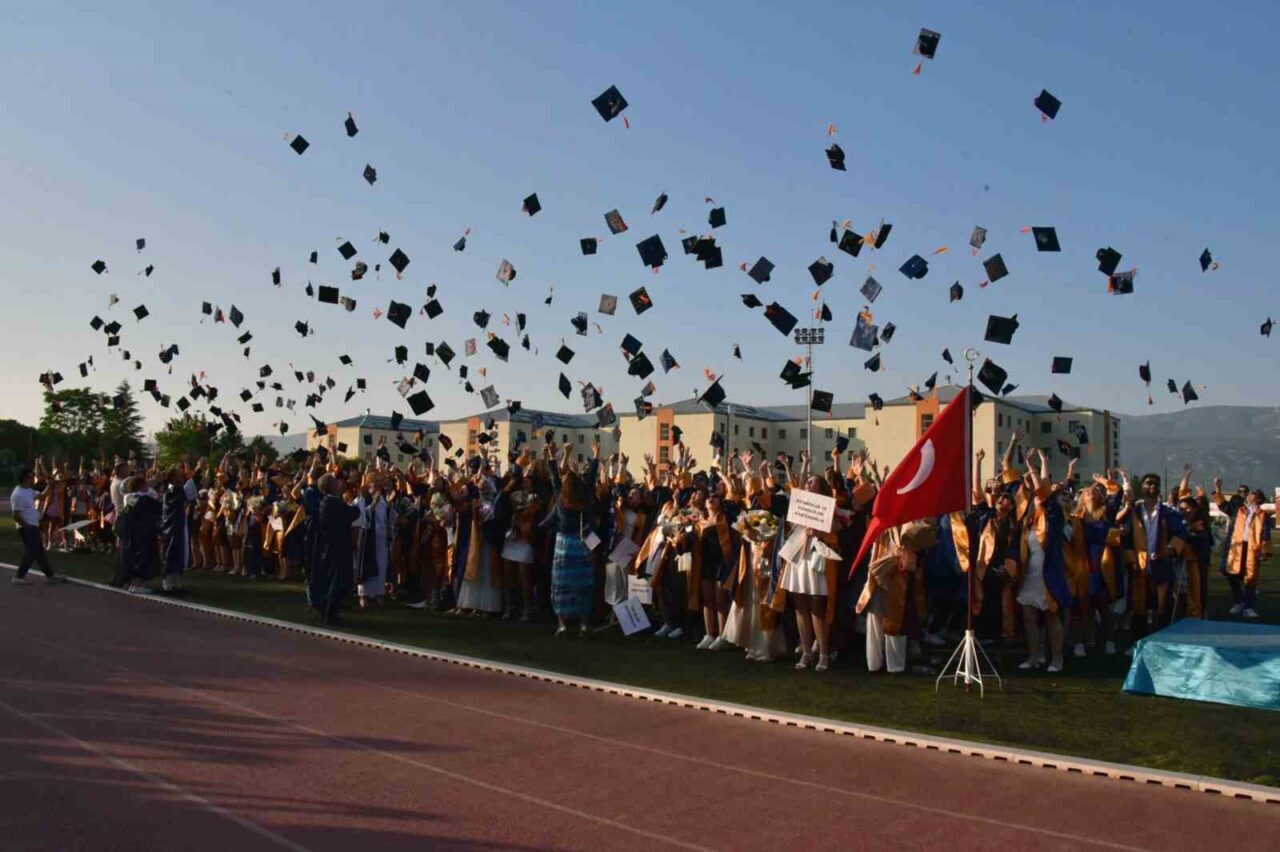 Muğla Sıtkı Koçman Üniversitesi Eğitim Fakültesi, 2024-2025 Mezuniyet Töreni'ni 19