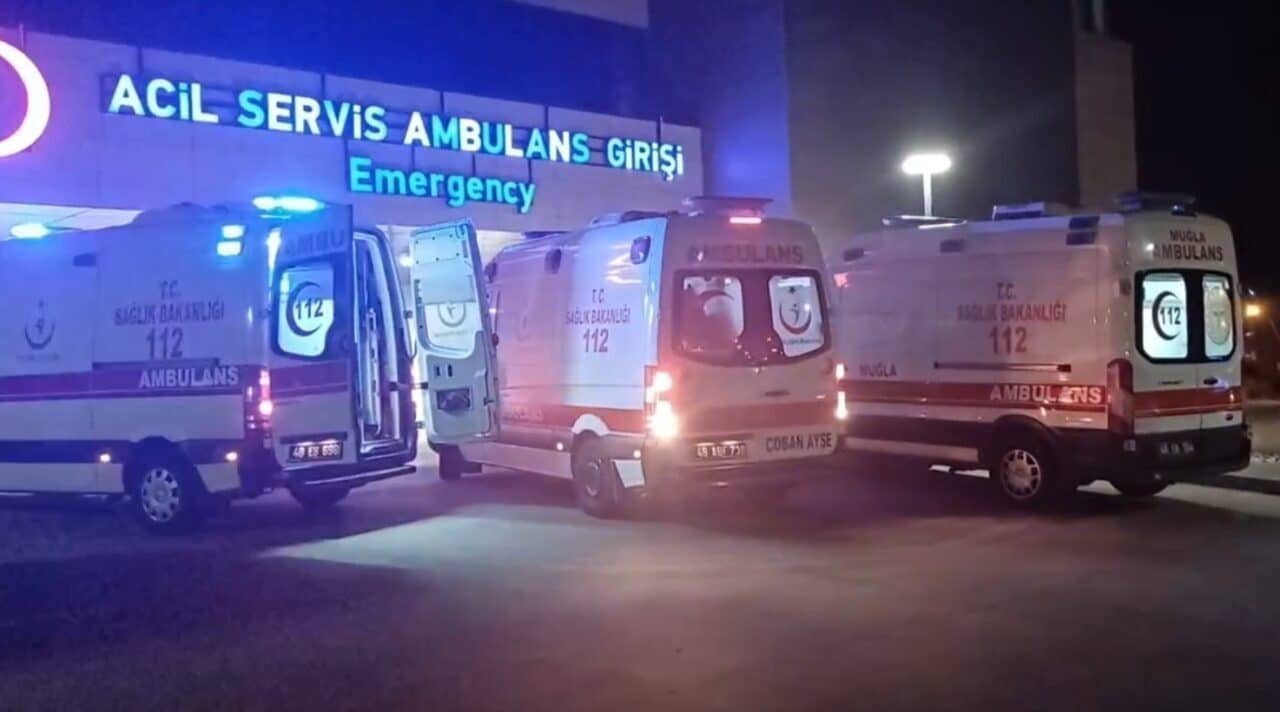 Muğla'nın Marmaris ilçesinde meydana gelen 5.8 büyüklüğündeki depremde, panik nedeniyle