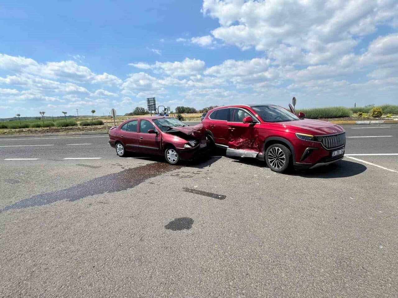 Tekirdağ'ın Muratlı ilçesinde, Kırkkepenekli Mahallesi kavşağında meydana gelen trafik kazasında