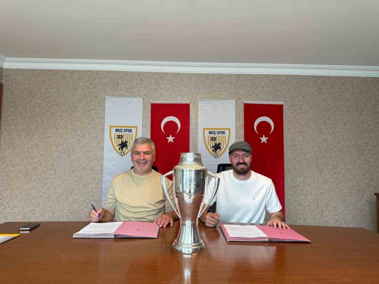 Muşspor, TFF 3. Lig play-off finalinde Balıkesirspor'u 2-0 yenerek 2.