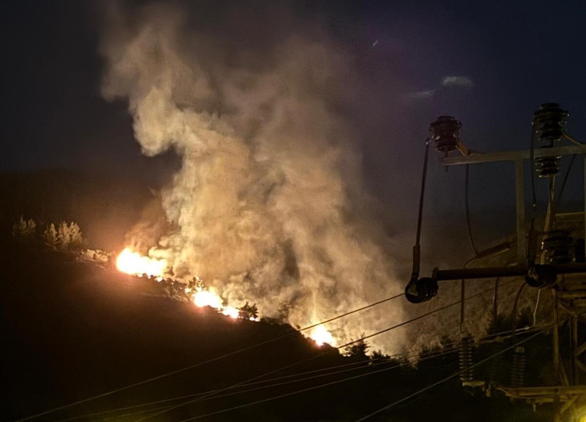 Nazilli'nin Yazırlı Mahallesi'ndeki orman yangınına müdahale eden itfaiye, jandarma ve