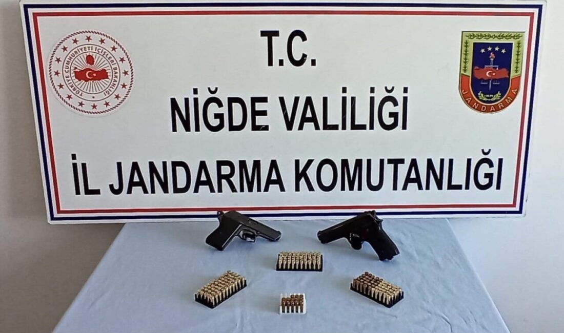 Niğde İl Jandarma Komutanlığı, Kiledere kasabasında düzenlediği operasyonda ruhsatsız tabanca