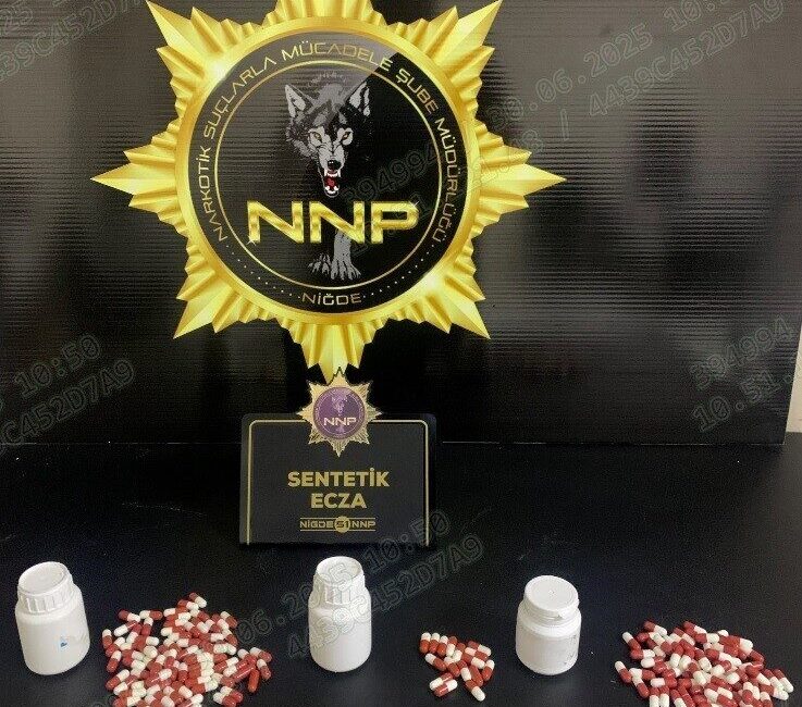 Niğde'de Narkotik Suçlarla Mücadele Şube Müdürlüğü ekipleri, 12 kişiyi gözaltına
