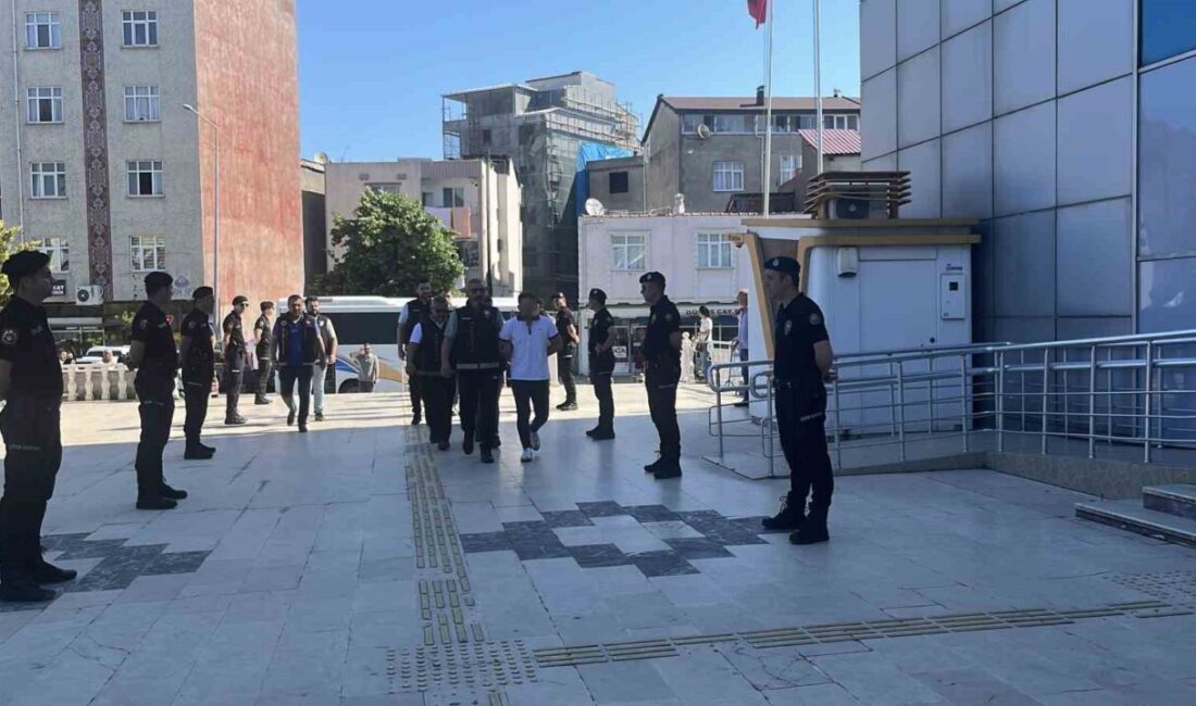 Ordu merkezli düzenlenen uyuşturucu operasyonunda 25 kişi gözaltına alındı. 13