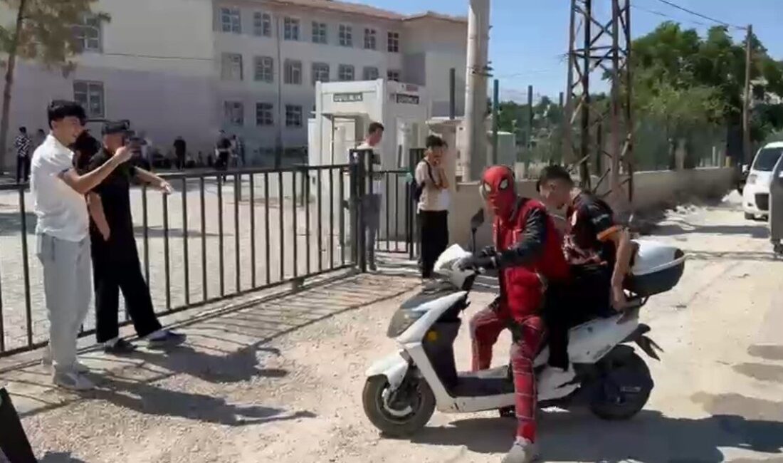 Mardin'de "Pijamalı Örümcek Adam" olarak bilinen Ayaz Salih Koç, AYT