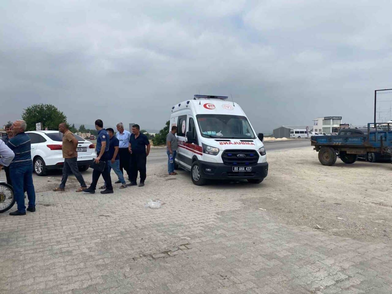 Osmaniye'nin Düziçi ilçesinde hafif ticari araç ile motosikletin çarpışması sonucu