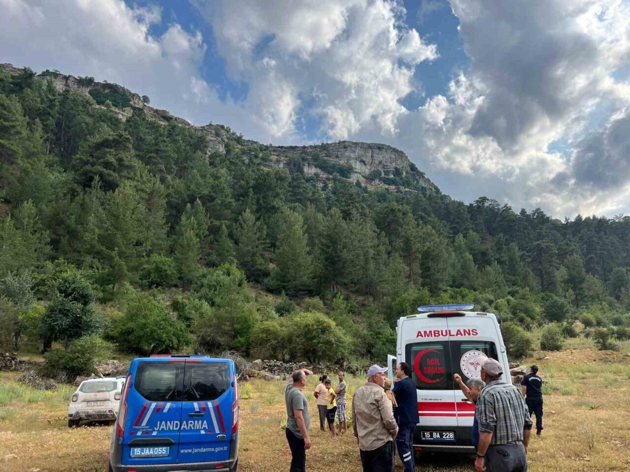 Burdur’un Bucak ilçesinde ot toplarken Kremna Antik Kenti'nde kayalıklardan düşen