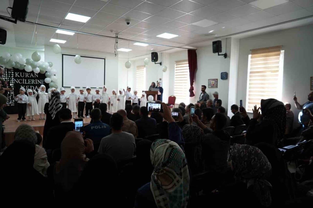 Erzincan'ın Otlukbeli ilçesinde, 04-06 yaş grubu çocuklar için "Kuran İncilerine