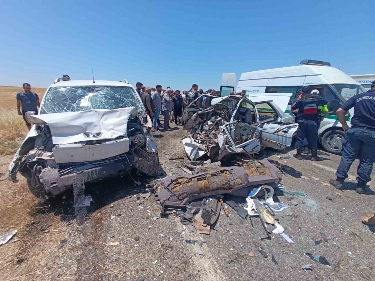 Adıyaman'da meydana gelen trafik kazasında, Mehmet Engin Büyükfırat'ın kullandığı otomobil