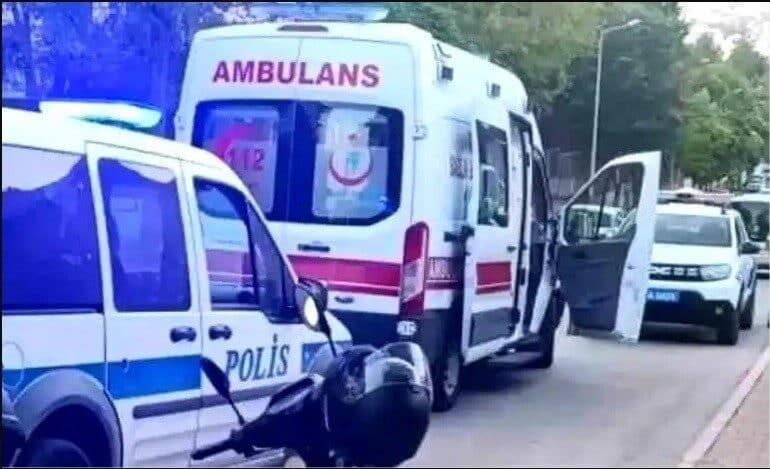 Bilecik'te otomobil ile motorlu bisikletin çarpışması sonucu Samet K. yaralandı.
