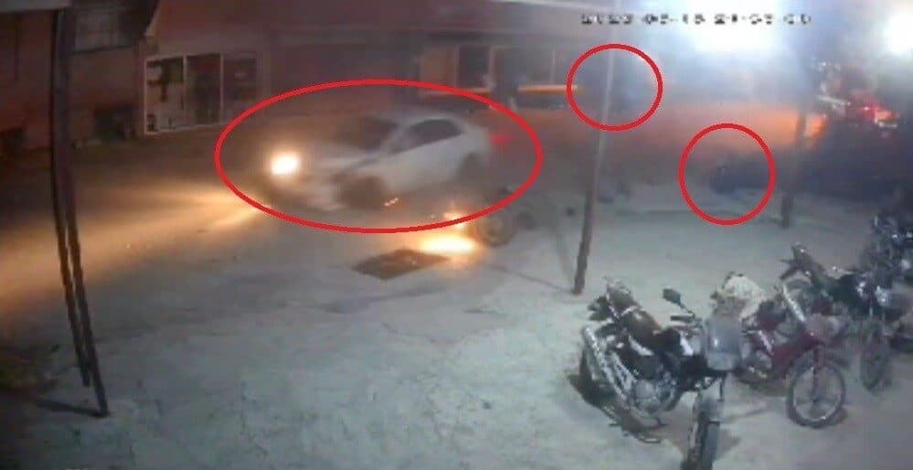 Hatay'ın Samandağ ilçesinde bir otomobilin iki motosikletle çarpışması sonucu 4