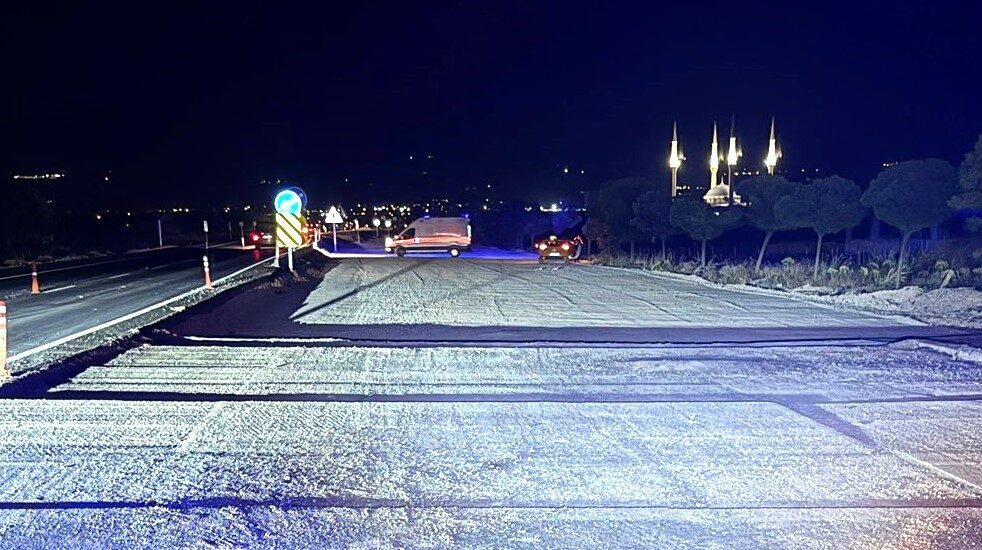 Malatya-Akçadağ yolunda H. C. (56) kontrolündeki otomobil, yol çalışması alanındaki