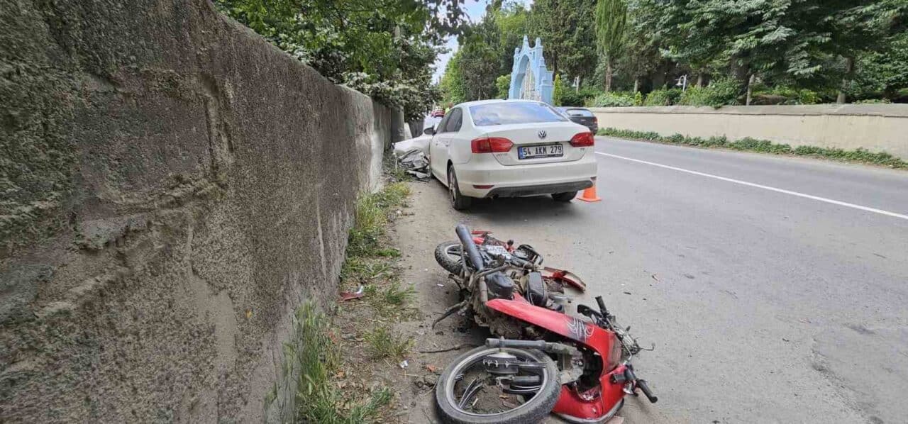 Sakarya'nın Sapanca ilçesinde motosiklet ve otomobilin çarpışması sonucu 57 yaşındaki