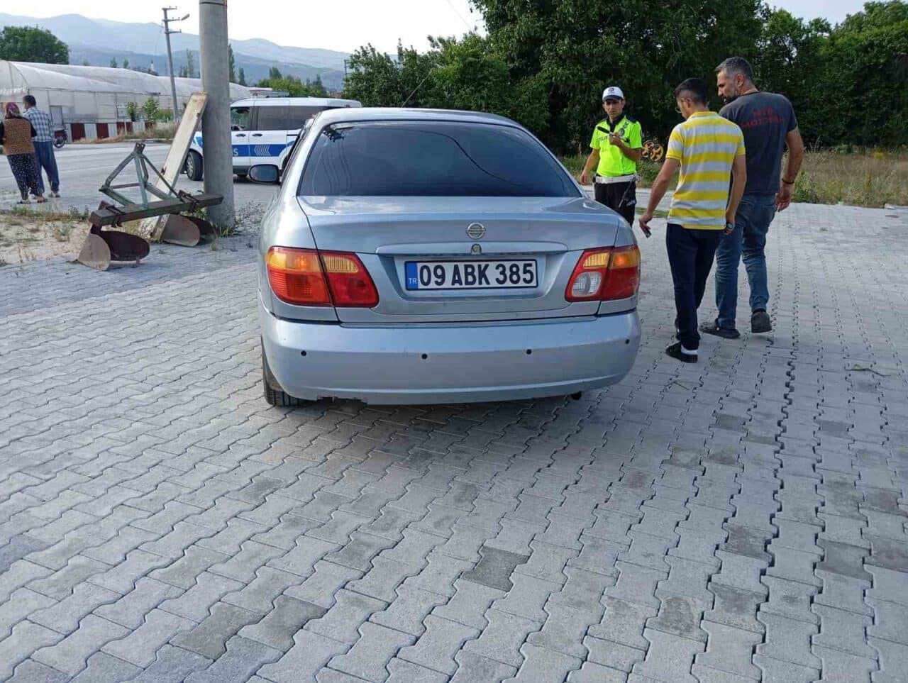 Burdur'un Gölhisar ilçesinde, 26 yaşındaki Recep Ö.'nün kullandığı otomobil, 15