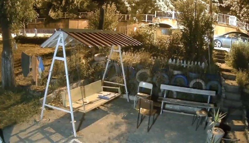 Karabük'te park halindeki Emrah Gülen'in aracına çarpıp kaçan sürücünün görüntüleri