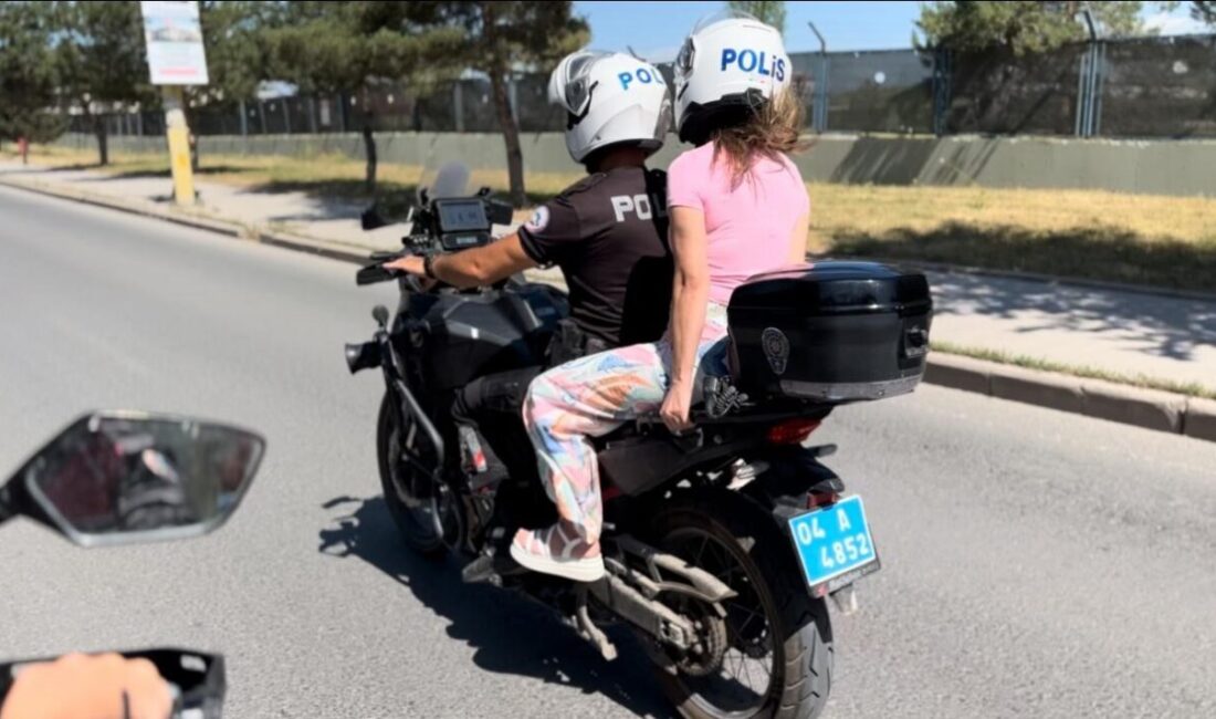 Ağrı’da Yükseköğretim Kurumları Sınavı’na (YKS) geç kalan ve belgelerini unutan