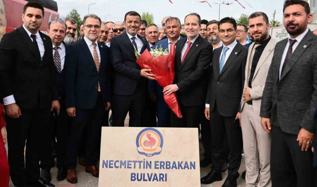 Yeniden Refah Partisi Genel Başkanı Fatih Erbakan, Denizli'de babası Necmettin