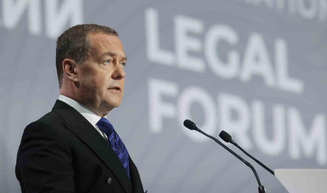 Rusya Güvenlik Konseyi Başkan Yardımcısı Dmitry Medvedev, ABD'nin İran'a saldırısı