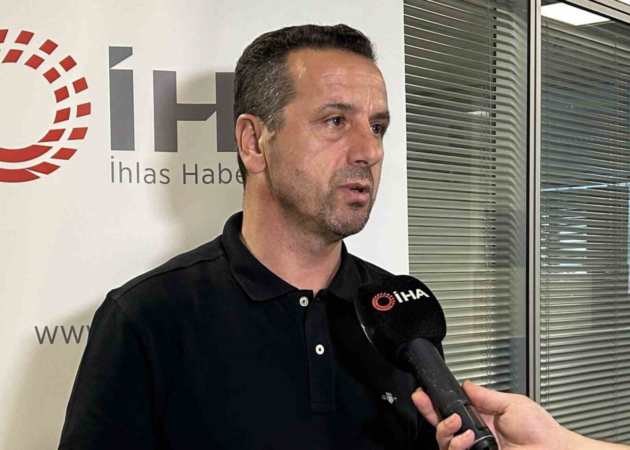 Türkiye Profesyonel Futbolcular Derneği Başkanı Saffet Akyüz, kulüplerin hedef koyarken